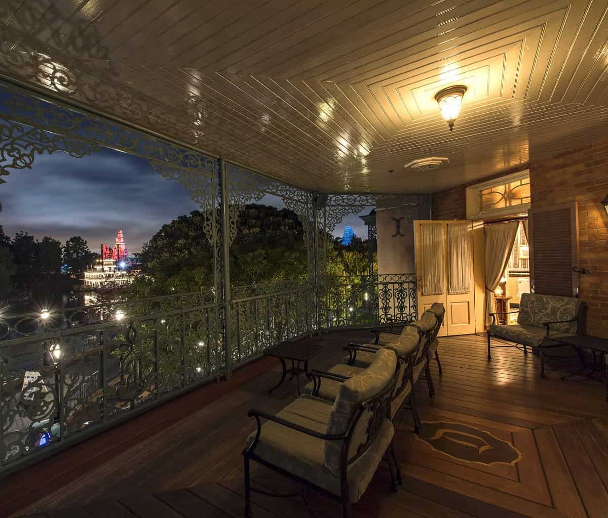 Guests of 21 Royal will end the evening with a grand finale: dessert on the private balcony with a spectacular view of the Rivers of America, and on certain nights, prime viewing of the park’s nighttime entertainment.